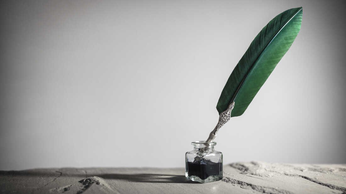 Conceptos básicos de pluma y tinta para literatura, prosa, escritores e historia.