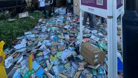 Croydon allanará la Biblioteca Outside Green en la Biblioteca Verde Broad en Kroydon en Kroydon. Dos dos dos dos dos dos y Lever querían quiénday y se fueron y biblioteca.