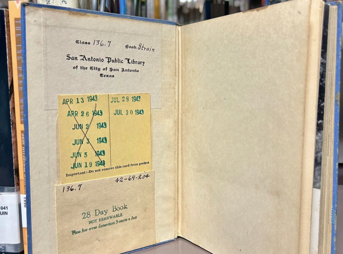 El libro de la biblioteca está atrasado
