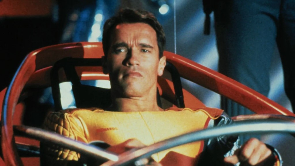 Hombre corriendo al hombre dirigiendo Arnold Schwarzenegger