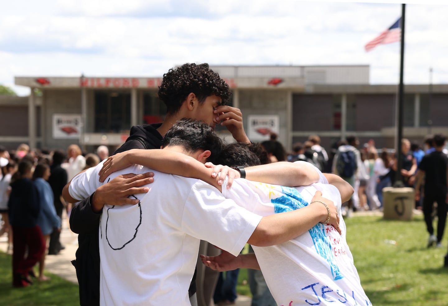 Después de que la escuela arrestara a Marcero Gemeva el 19 de marzo, los estudiantes abandonaron la escuela.